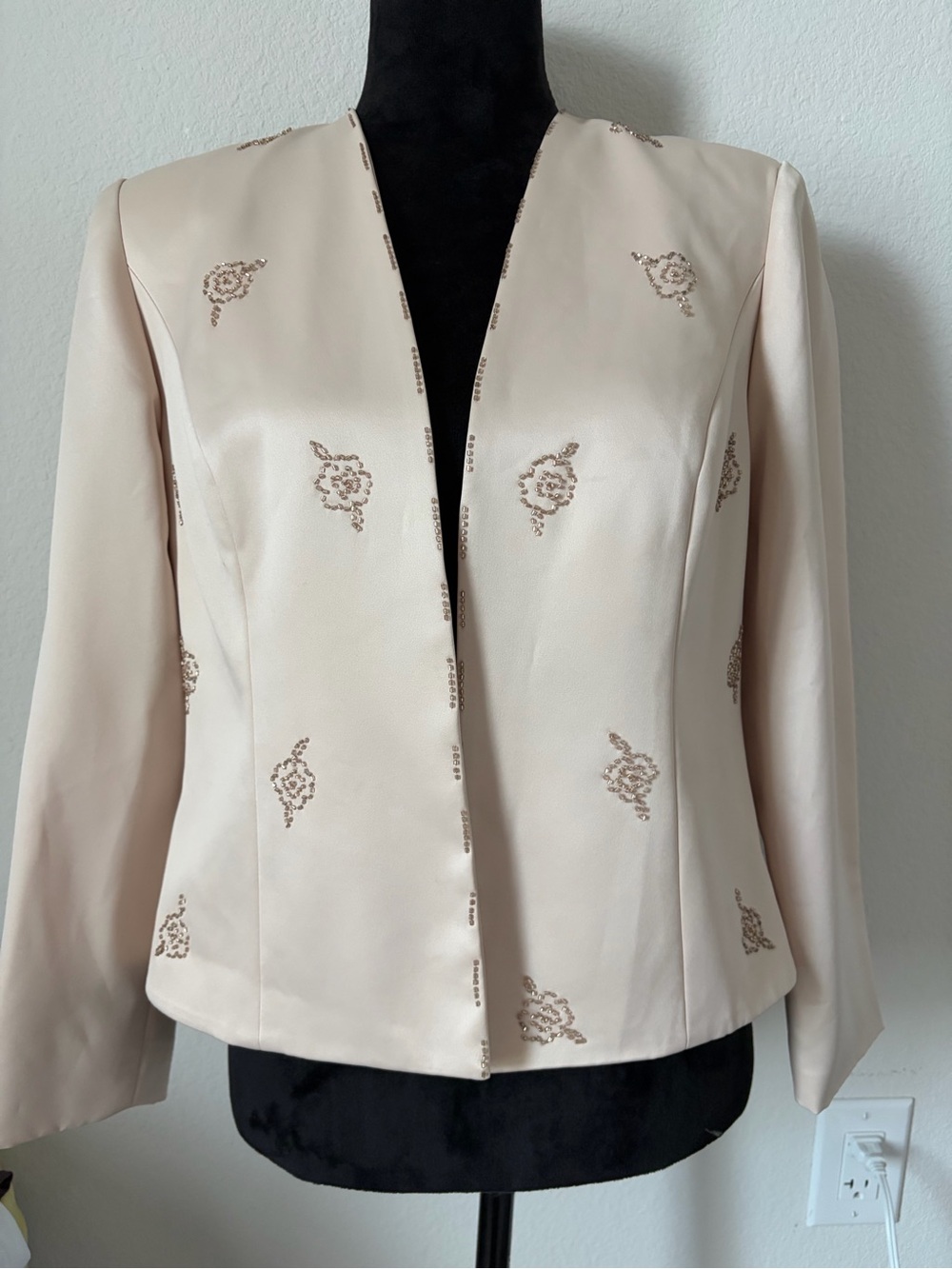Karen Millen Cream Embellished Blazer featuring beading flowers 10P